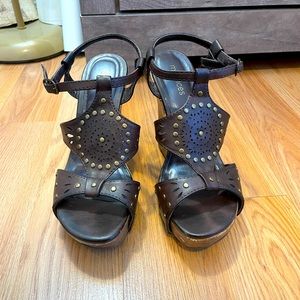 Used Maurices wedges size 7